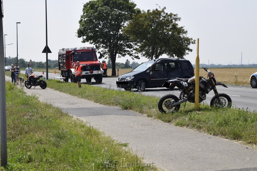 Schwerer Krad Pkw Unfall Koeln Porz Libur Liburer Landstr (Krad Fahrer nach Tagen verstorben) P013.JPG - Miklos Laubert